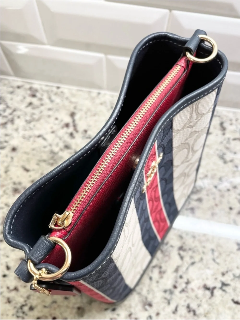 Coach Coach Mollie Bucket Crossbody Bag 22 in Striped Signature Jacquard EUC